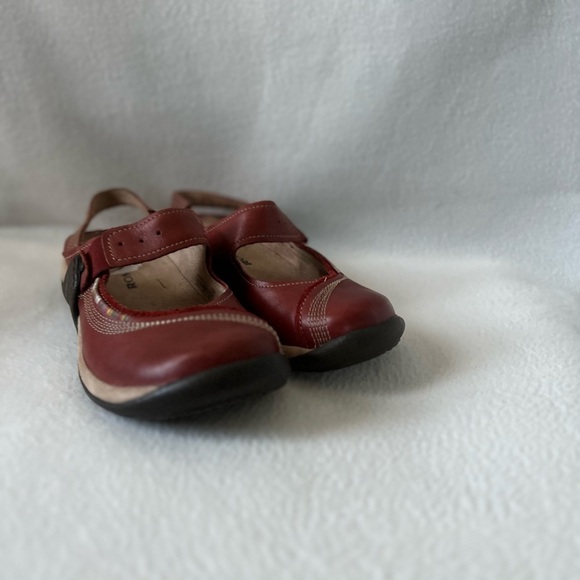 Romika Size 36/6 Red/Creme Leather multicolor Accent Stitching Casual Slip On. - Picture 4 of 16